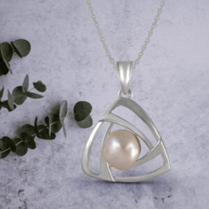 PEARL PENDANT